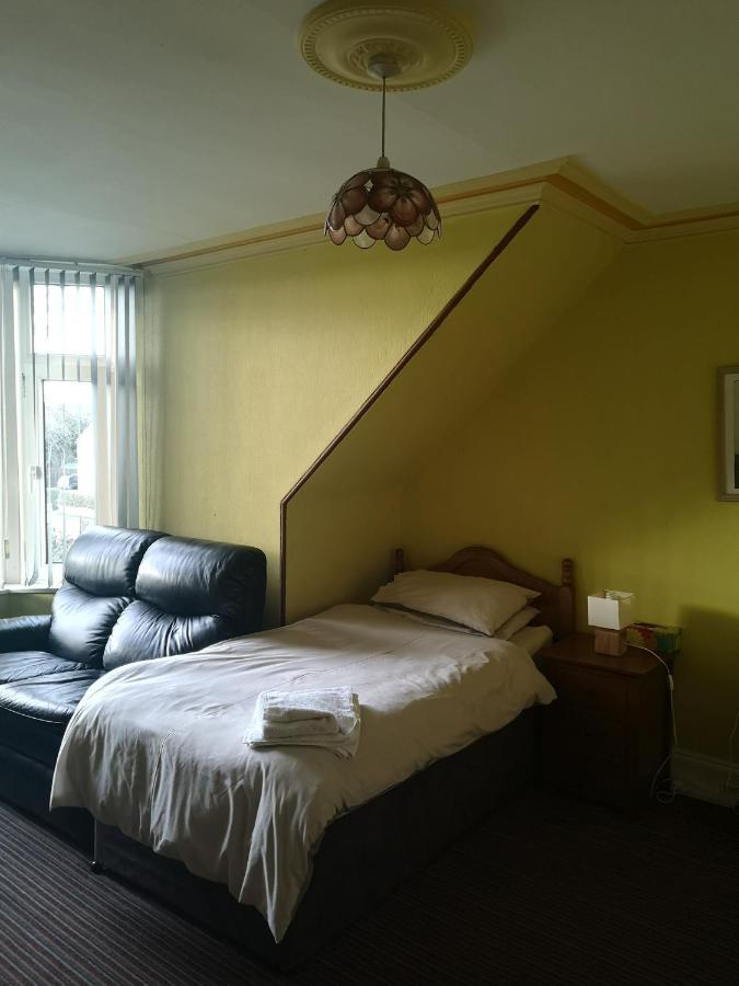 Granville Guest House Dyce Eksteriør bilde